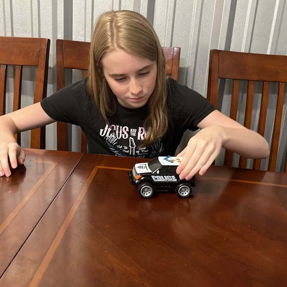 Police car that makes the noise of a siren for any gender (boy or girl) - Picture 2 of 2